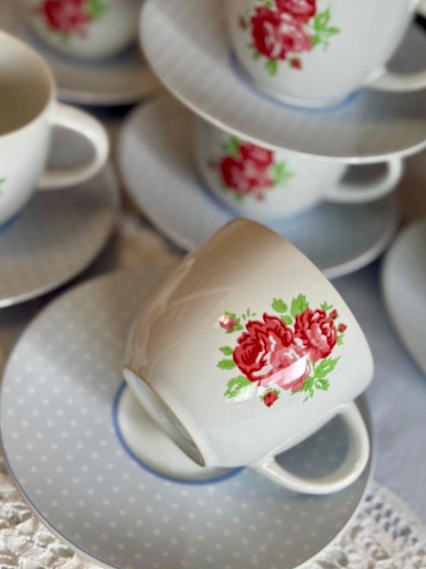 Producto - Taza y plato de té Roberta Allen - 1