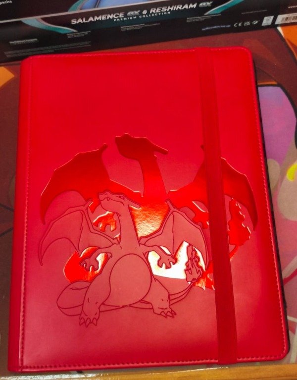 Producto - USADA Ultra Pro Charizard 9 Bolsillos Cierre Premium - 360 CARTAS - OUTLET