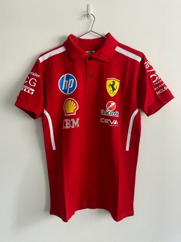 Producto - Chomba Ferrari 2025