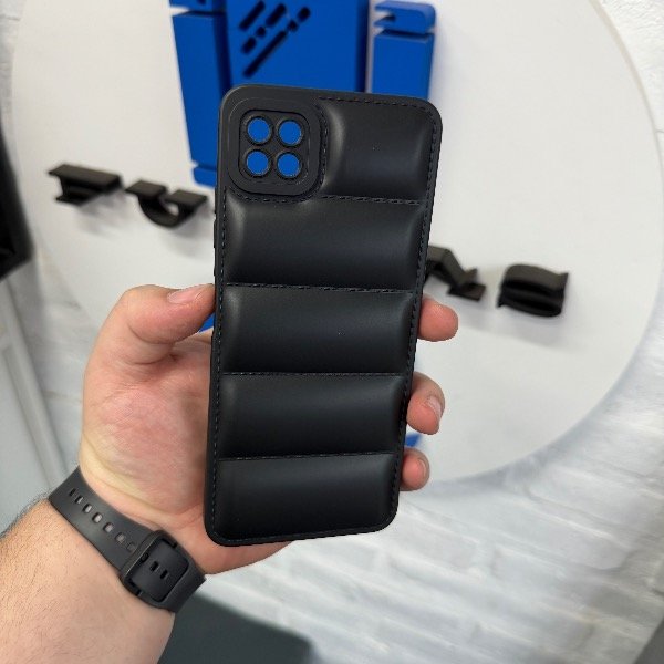 Producto - Puffer Negra - Samsung A22 5G