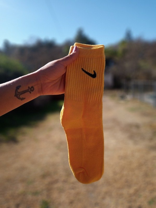 Producto - Media Nike amarilla