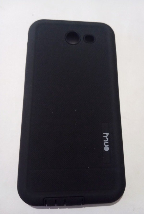 Producto - Funda Antideslizante Negro Texturada para Samsung J3 2017