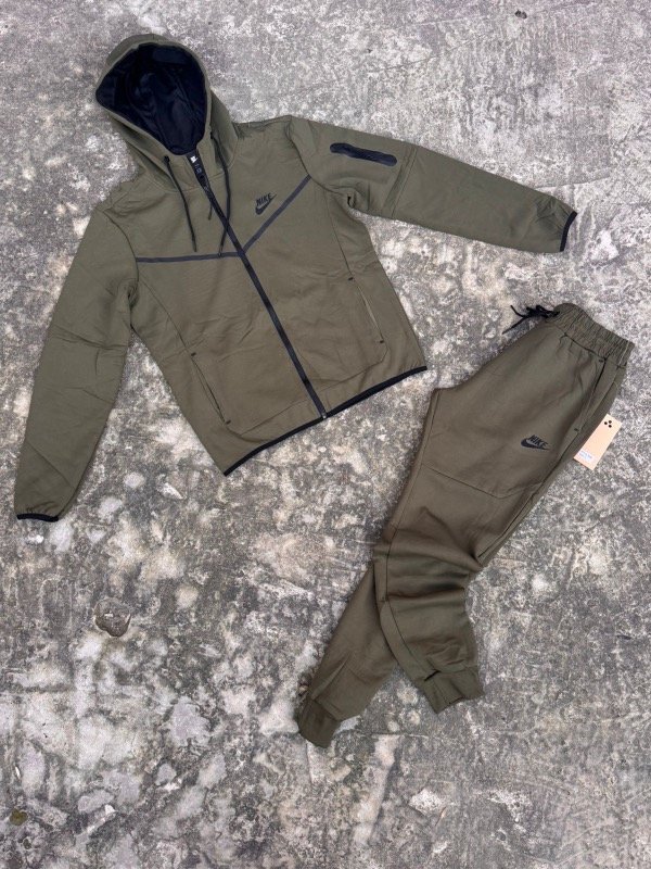 Producto - Conjunto NK Tech Acetato Verde Militar