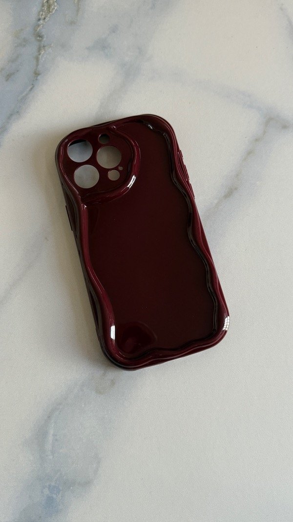 Producto - Funda ondulada bordo Iph 15 pro max