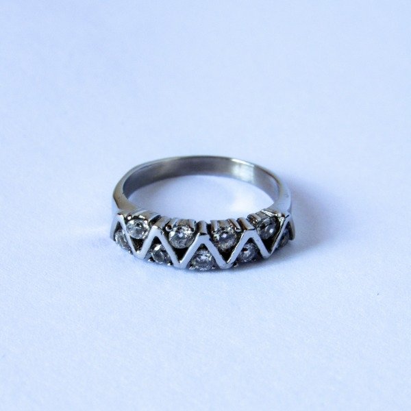 Producto - Anillo Zigzag con Cúbics