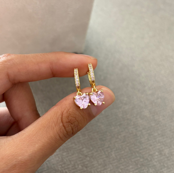 Producto - Argollas doradas corazón rosa strass