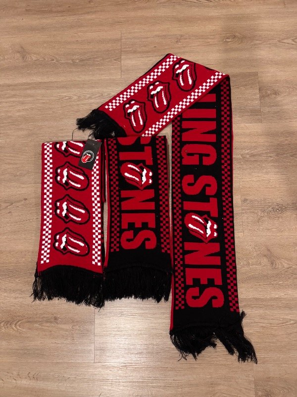 Producto - BUFANDA STONES ROJA Y NEGRA