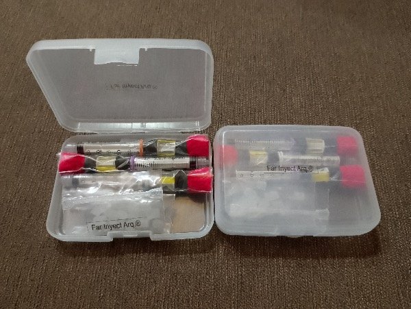 Producto - Kit de Inyección Veterinaria: Estuche, 3 Dardos, Aguja y Tapones