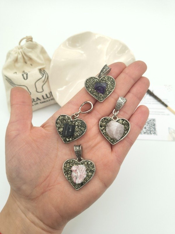 Producto - Dije corazón con pirita