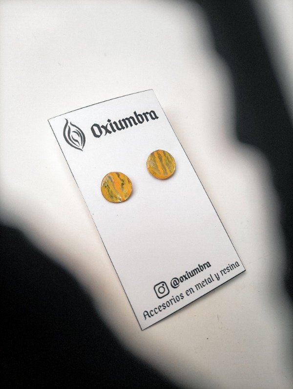 Producto - Mini Aretes Orb (dorado y amarillo)