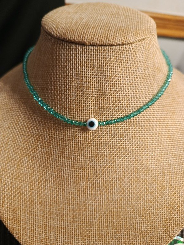 Producto - Collar de cristal de rocas con ojito protector