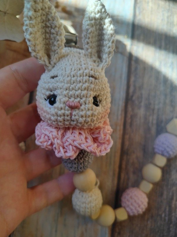 Producto - Kit conejito: portachupetes+ muñeco de apego - 3