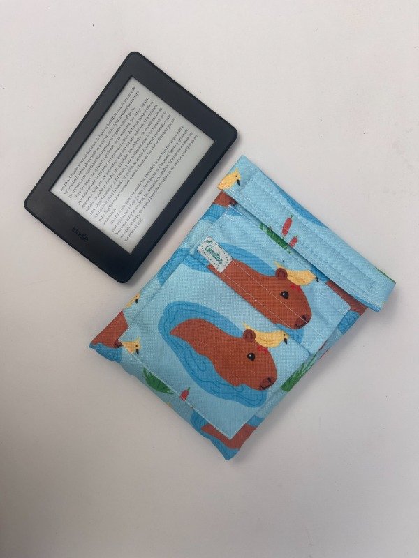Producto - Funda para kindle carpinchos