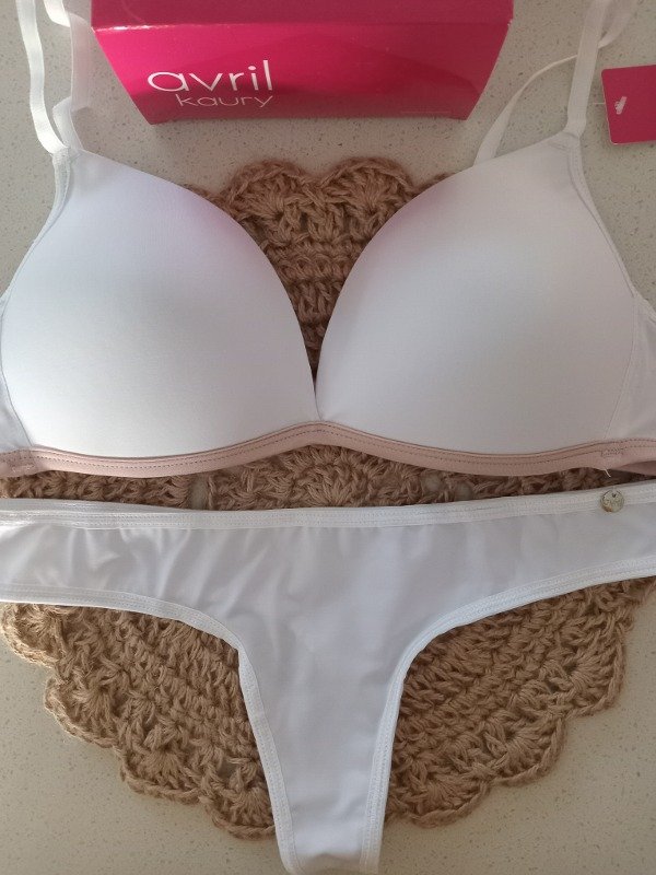 Producto - 2002- Conjunto triángulo microfibra AVRIL KAURY