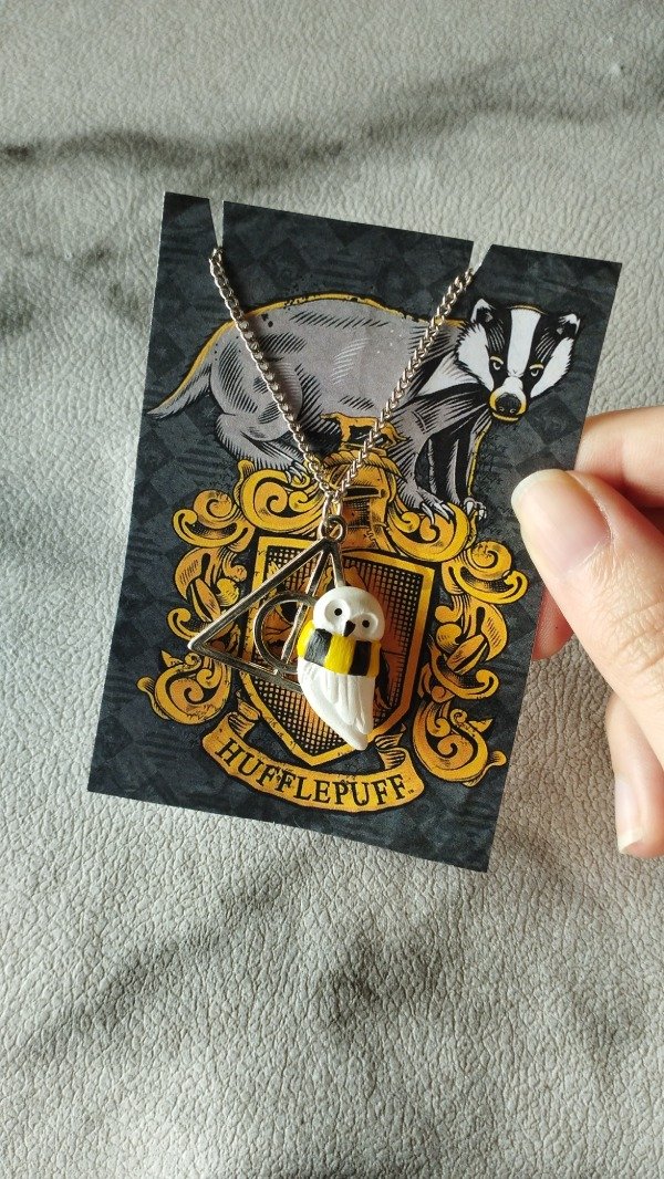 Producto - Collar Lechuza Hufflepuff