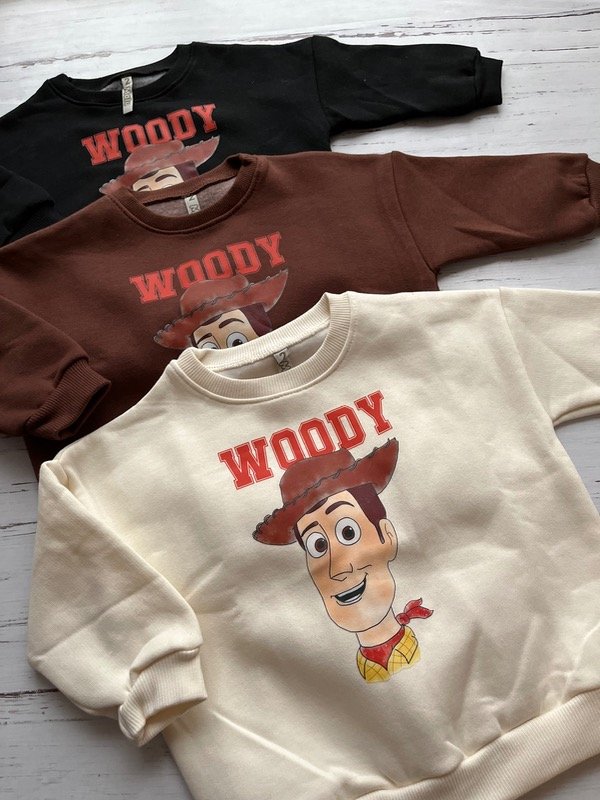 Producto - Buzo oversize Toy Story Woody