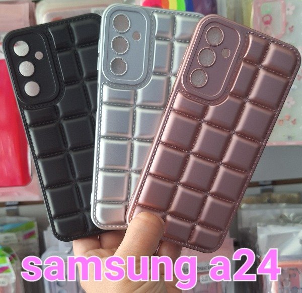 Producto - Fundas puffer chocolate. Samsung a24