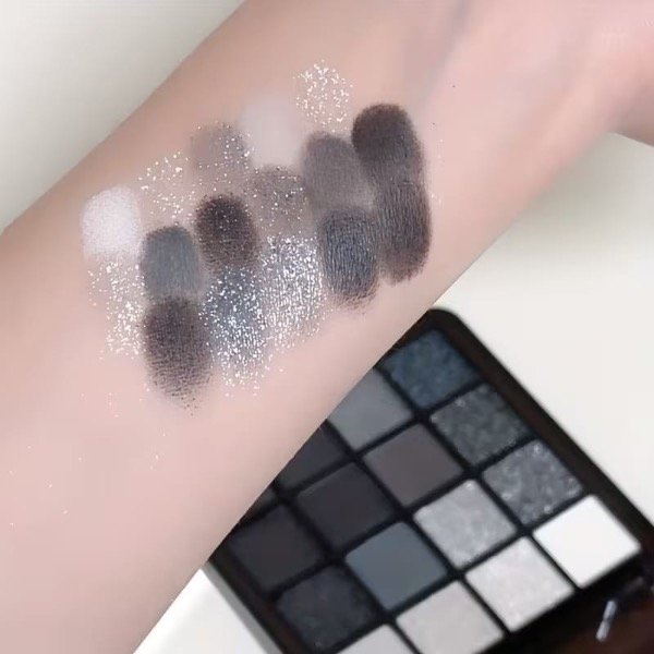 Producto - Paleta de sombras Luck K apeine 16 tonos - 1