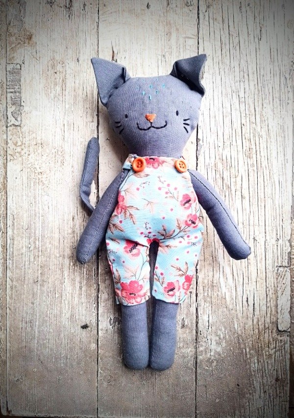Producto - Gatito Gris con Enterito