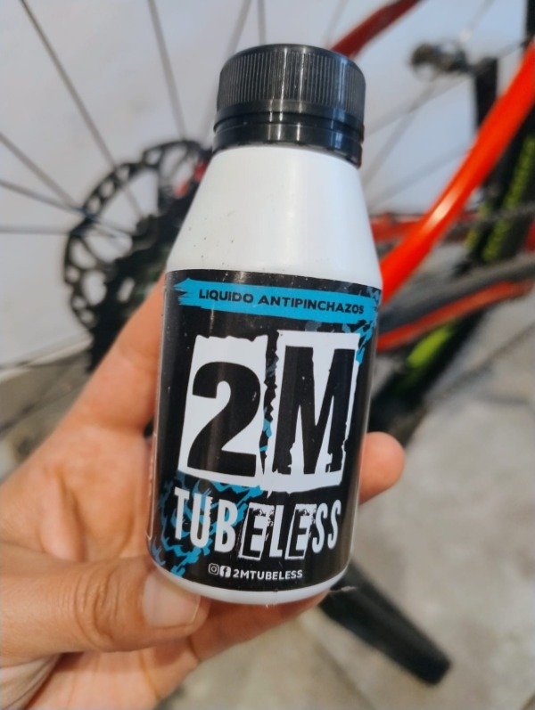 Producto - Liquido Antipinchazos 2M Tubeless 100 cc