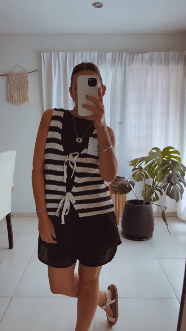 Producto - Chaleco  de hilo rayada