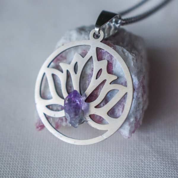 Producto - Dije Flor de Loto con Amatista