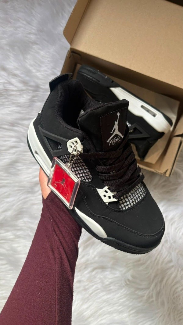 Producto - JORDAN RETRO 4 WHITE THUNDER - 1