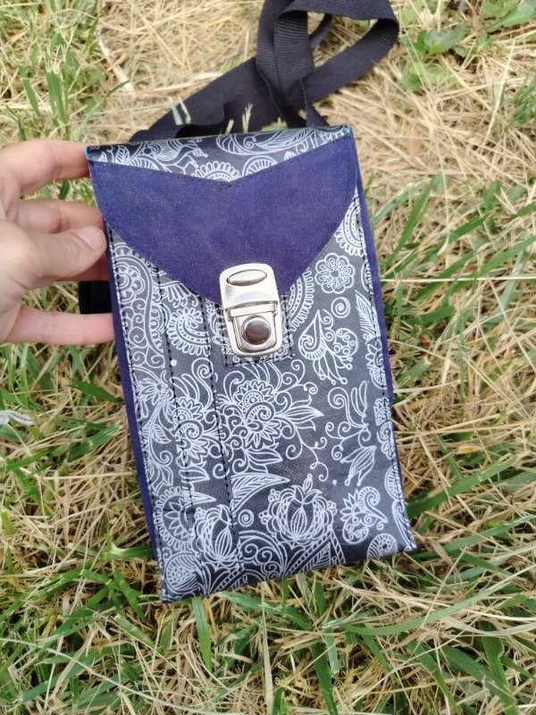 Producto - Porta celular Plateado