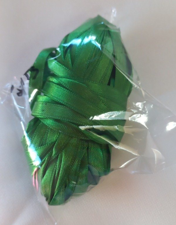 Producto - CINTA DE RASO NÚMERO 1 SALDO X 18 MTS COLOR VERDE BRILLANTE