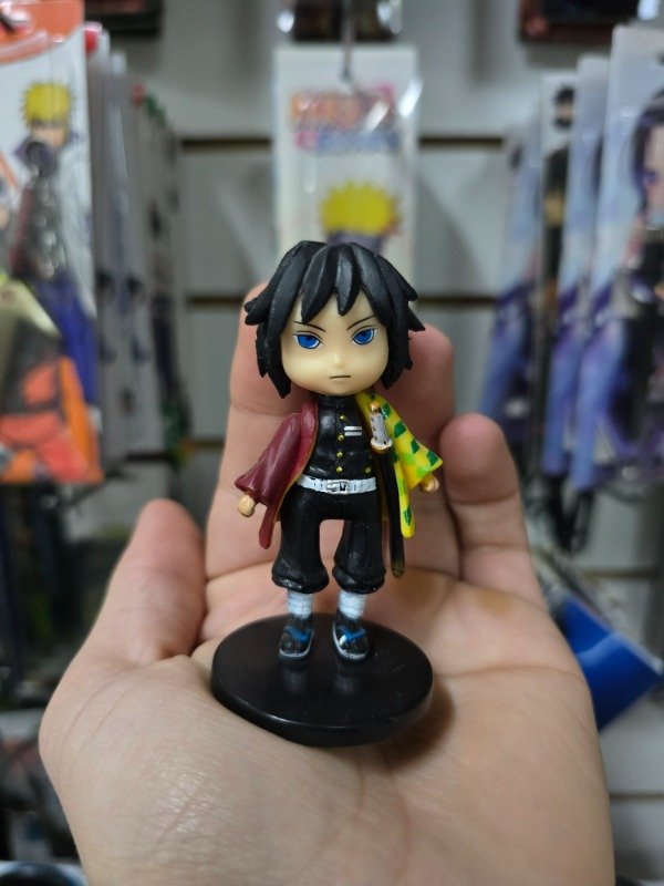 Producto - Figura Tomioka base negra
