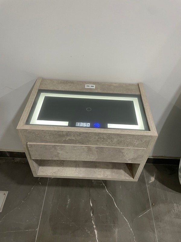 Producto - Mesa LED Flotante con Hora