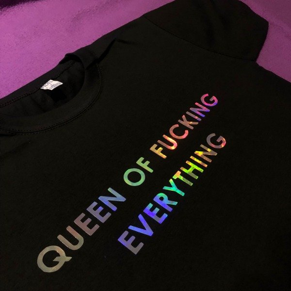 Remera queen of fucking everything — imagen 2