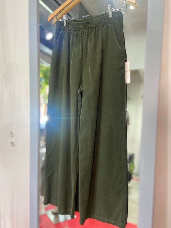Producto - pantalon micro corderoy verde