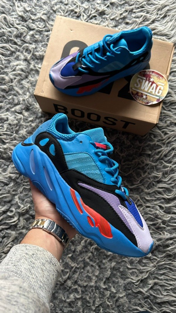 Producto - YEEZY BOOST 700 HI-RES BLUE - 0
