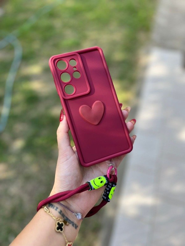 Producto - S25 ultra funda corazon bordo+straps