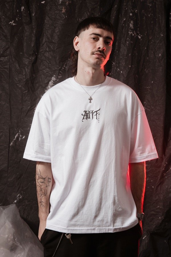 Producto - Remera Oversize "VOID" - No Future