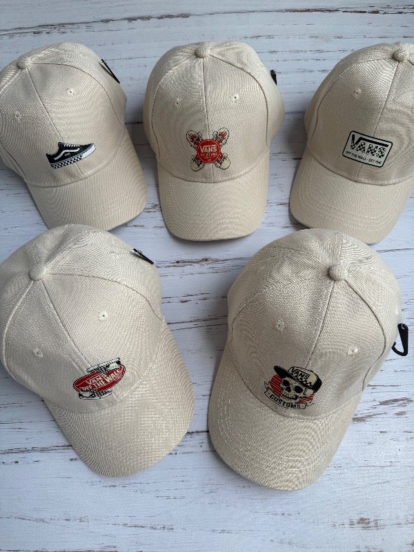 Producto - Gorra Vans beige estampas exclusivas