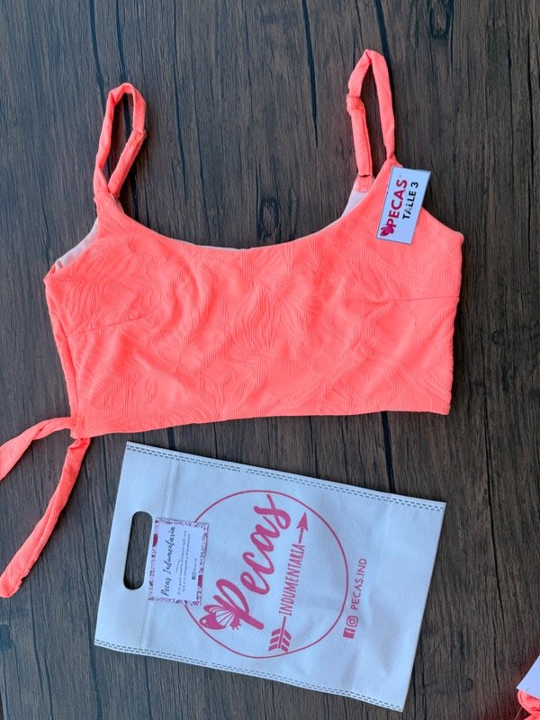 Producto - TOP de malla 3 en 1 - Coral Texturado