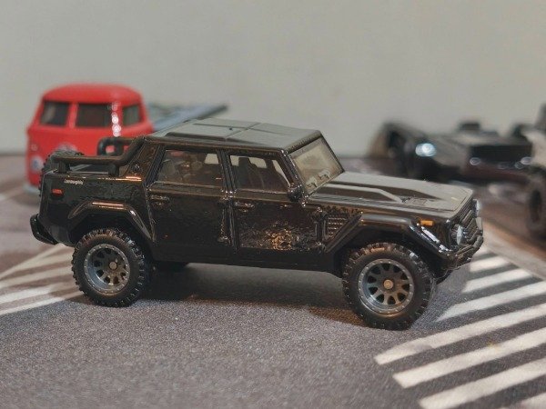 Producto - Lamborghini LM002