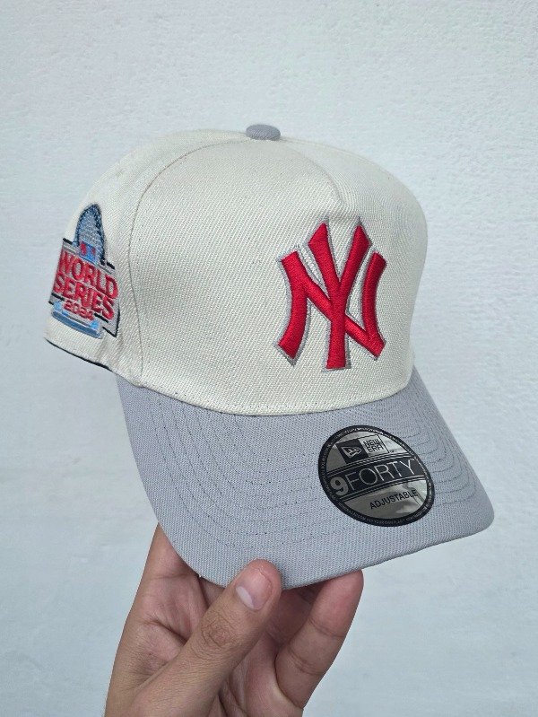 Producto - New York Yankees Cream/Red World Series 2024 New Era 9FORTY Adjustable A-Frame