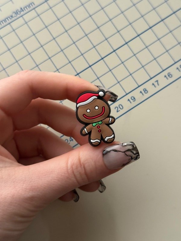 Producto - Pin para Crocs Hombrecito Jengibre Galletita Cookie Navidad
