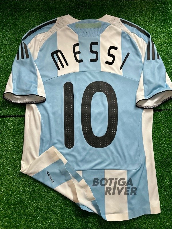 Producto - CAMISETA MESSI FORMOTION PROFESIONAL AFA ARGENTINA TEMP. 2009 (M)