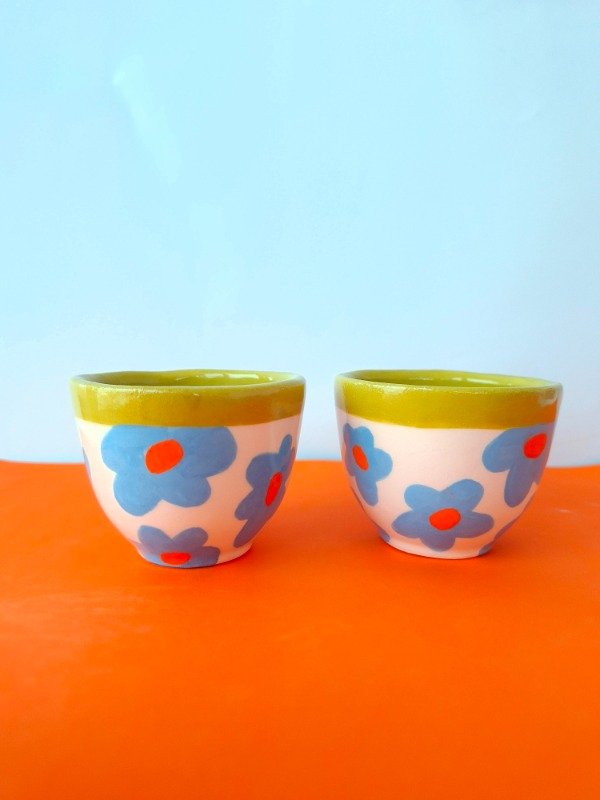 Producto - Pocillos mini Flores celestes interior verde