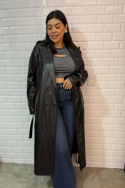 Producto - TRENCH negro engomado