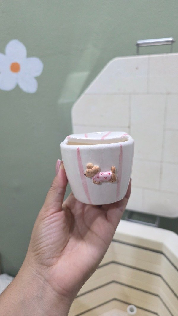 Producto - Vasito de café con salchichita en relieve