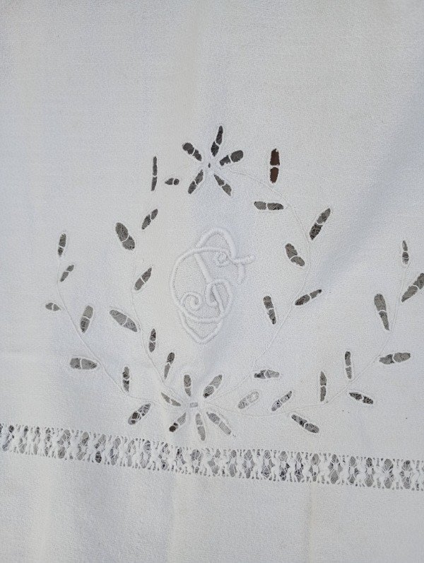 Producto - Toalla con flecos y monograma - 1