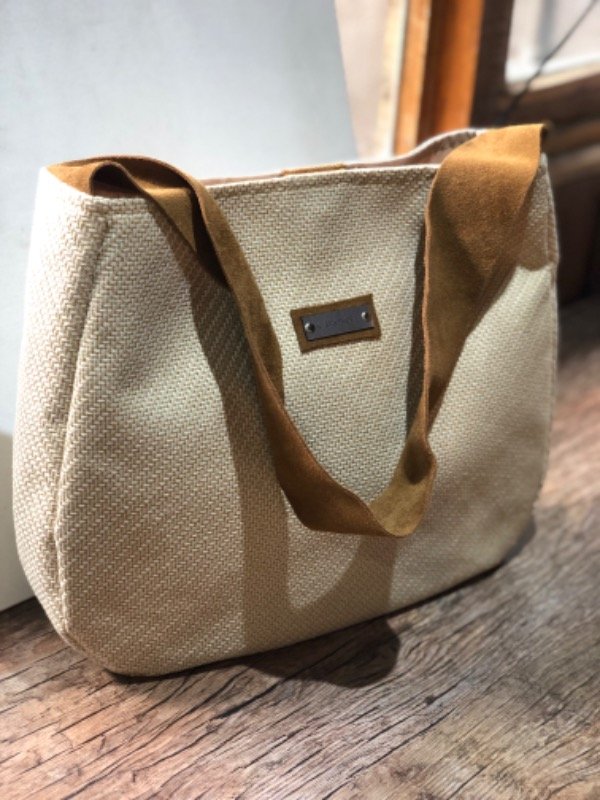 Producto - CRtera en rafia y gamuza