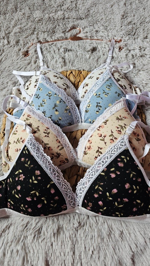 Producto - Triangulito coquette con flores - 9