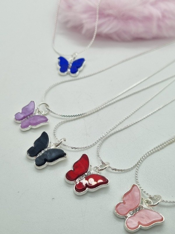 Producto - Cadenita acero blanco dije mariposa nacar color strass