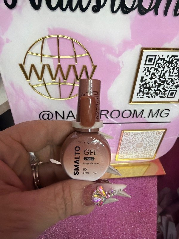 Producto - Esmalte city girl N110 via lactea marron super oferta